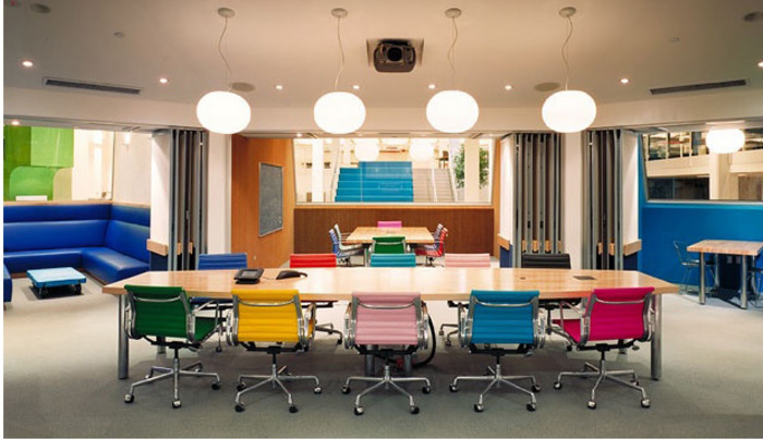 Mô hình văn phòng hiện đại đa sắc màu