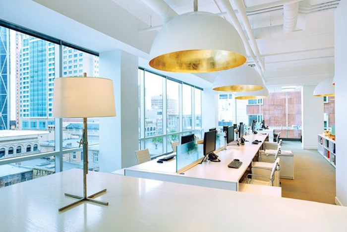 2 lưu ý thiết kế văn phòng 50m2 để có được không gian thông thoáng đón ánh sáng