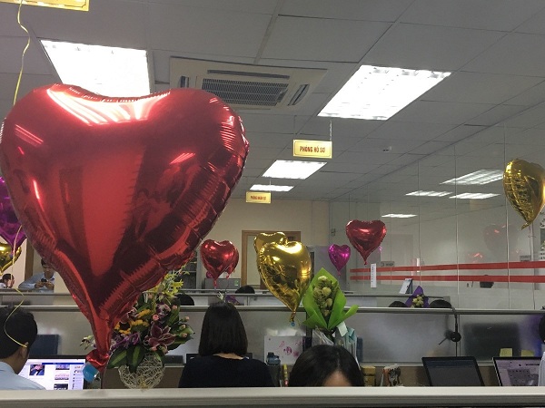 Trang trí văn phòng làm việc ngày Phụ nữ Việt Nam - H5