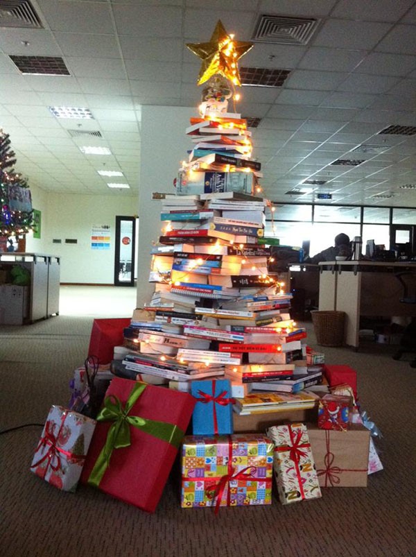 Trang trí Giáng sinh cho văn phòng với cây thông noel độc đáo - H1